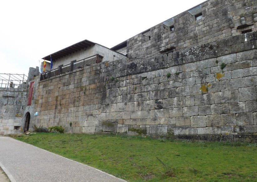 Monumento Castelo De Maceda, Spain